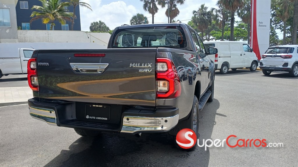2026 Toyota Hilux SRV — foto 4 / 7