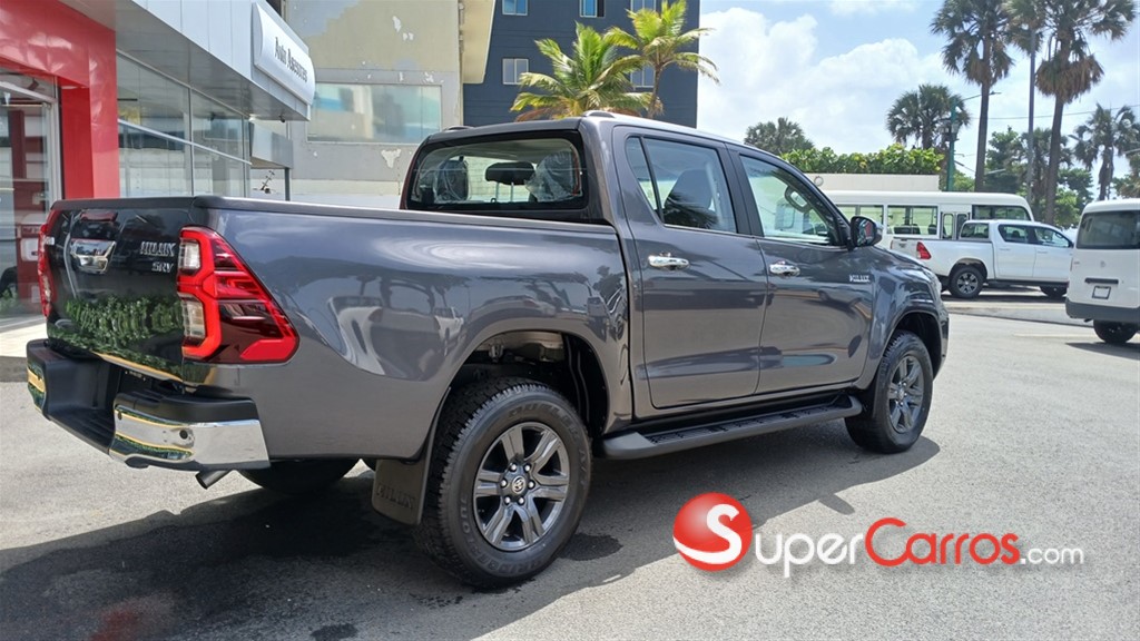 2026 Toyota Hilux SRV — foto 5 / 7