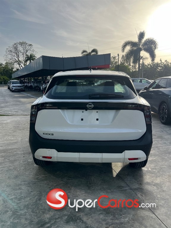2027 Nissan Kicks Advance — foto 9 / 10