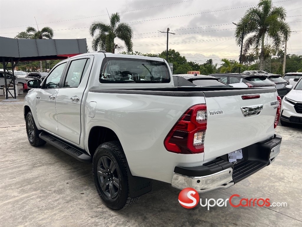 2026 Toyota Hilux SRV — foto 4 / 10