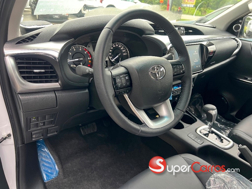 2026 Toyota Hilux SRV — foto 10 / 10