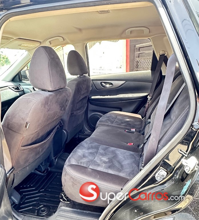2015 Nissan Rogue SV — foto 6 / 9