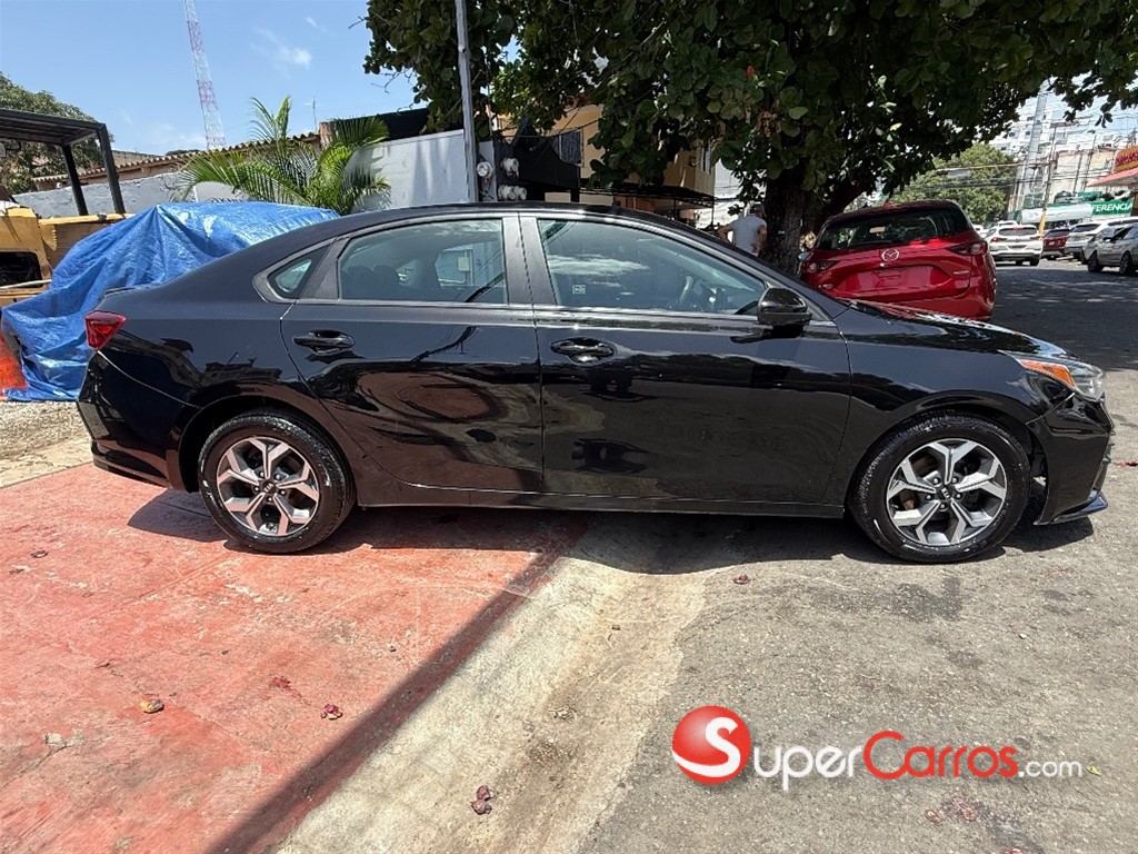 2021 Kia Forte LXS — foto 4 / 12