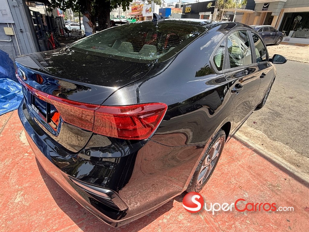 2021 Kia Forte LXS — foto 5 / 12