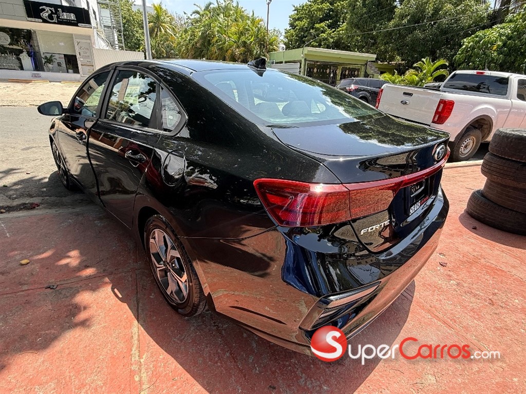 2021 Kia Forte LXS — foto 7 / 12