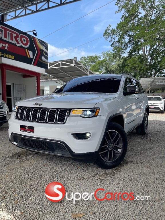 2017 Jeep Grand Cherokee Laredo 4x4