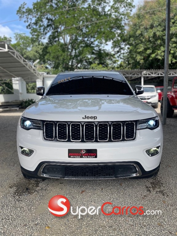 2017 Jeep Grand Cherokee Laredo 4x4 — foto 2 / 12