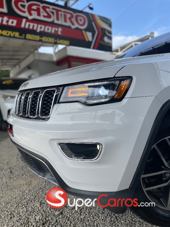 2017 Jeep Grand Cherokee Laredo 4x4 — foto 3 / 12