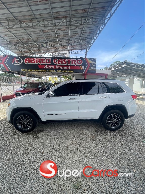 2017 Jeep Grand Cherokee Laredo 4x4 — foto 5 / 12