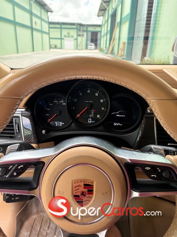 2017 Porsche Macan — foto 9 / 10