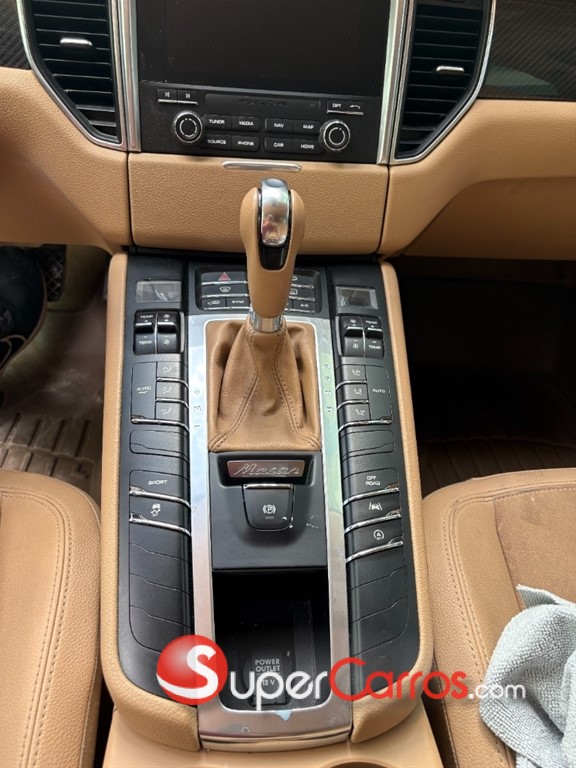 2017 Porsche Macan — foto 10 / 10
