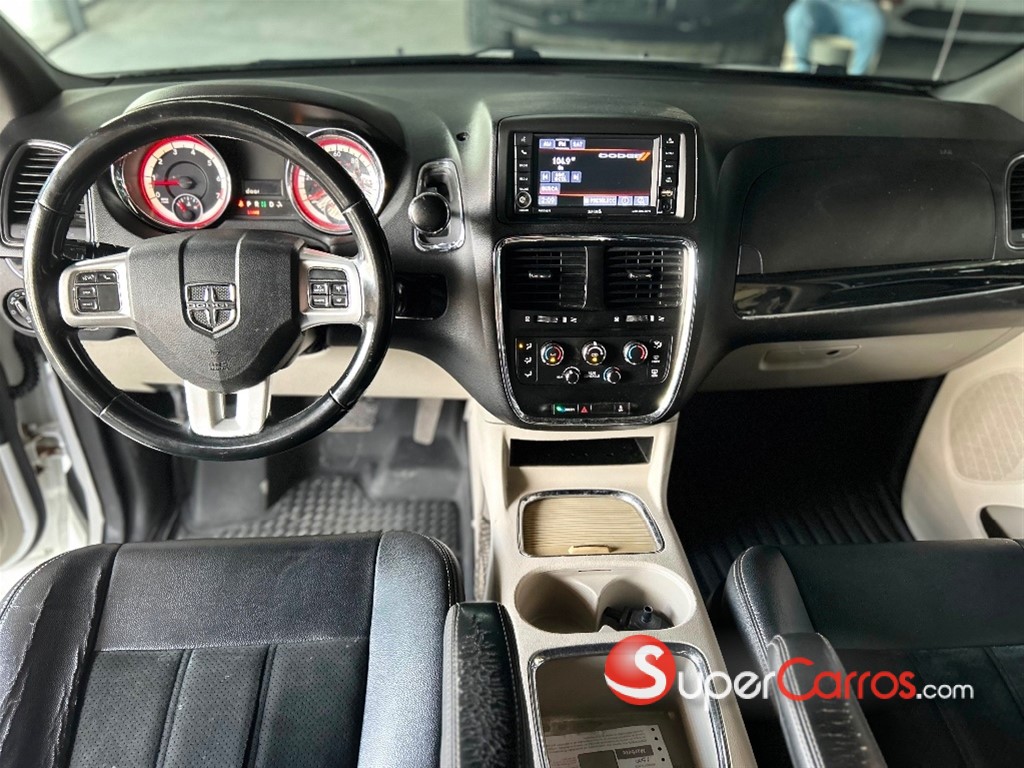 2018 Dodge Caravan SXT — foto 6 / 12