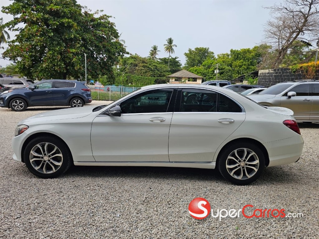 2015 Mercedes-Benz Clase C 300 4 Matic — foto 4 / 8