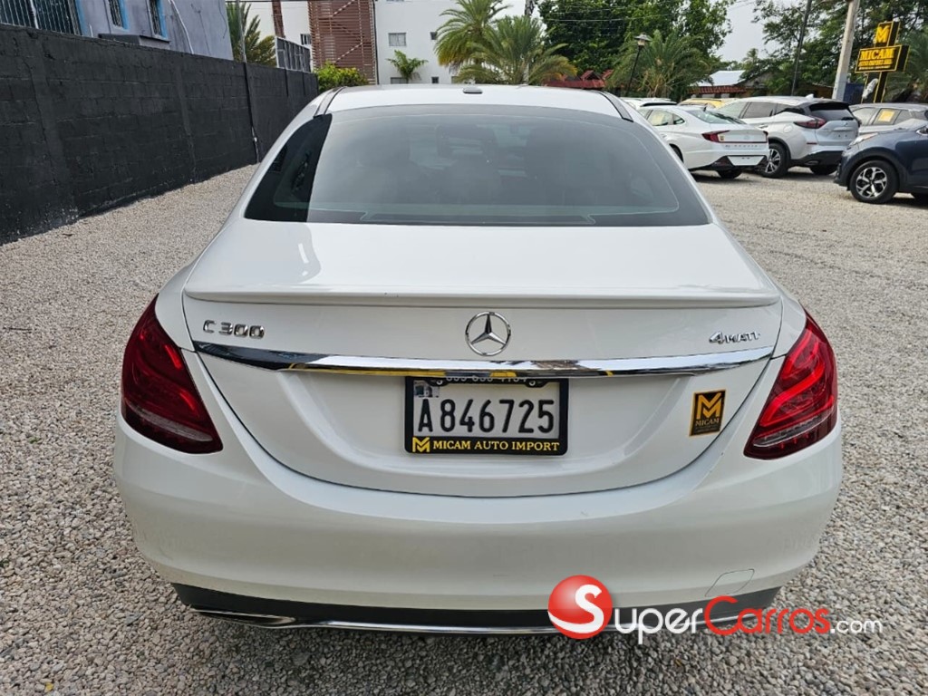 2015 Mercedes-Benz Clase C 300 4 Matic — foto 6 / 8