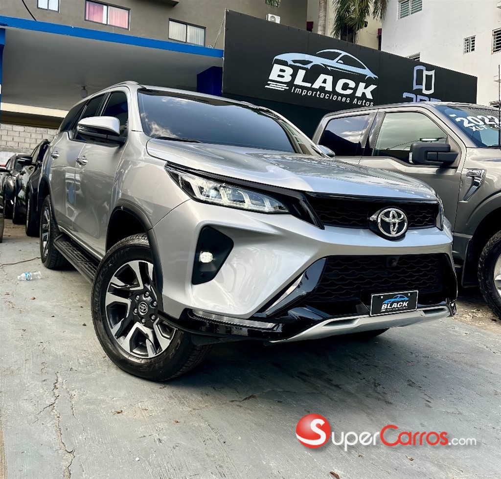2024 Toyota Fortuner DIAMOND — foto 1 / 11