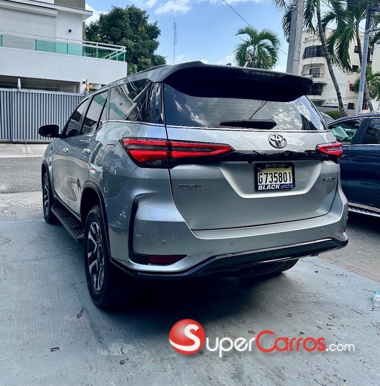 2024 Toyota Fortuner DIAMOND — foto 4 / 11