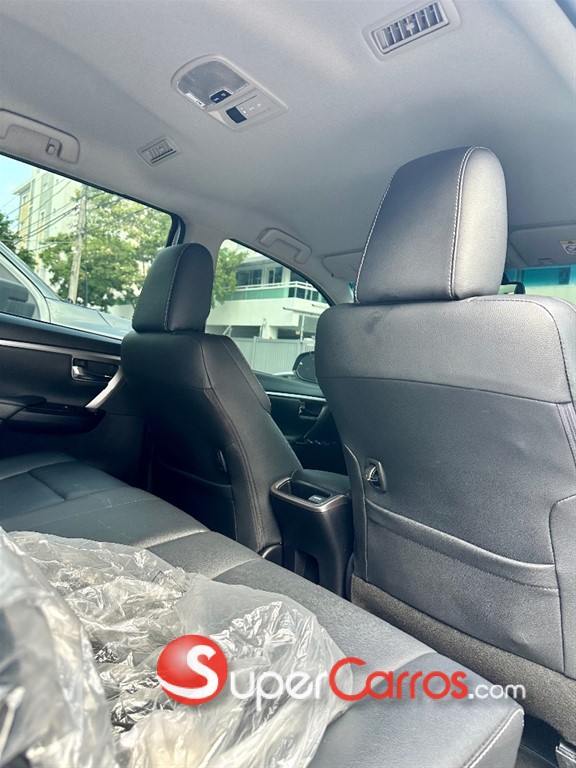2024 Toyota Fortuner DIAMOND — foto 9 / 11