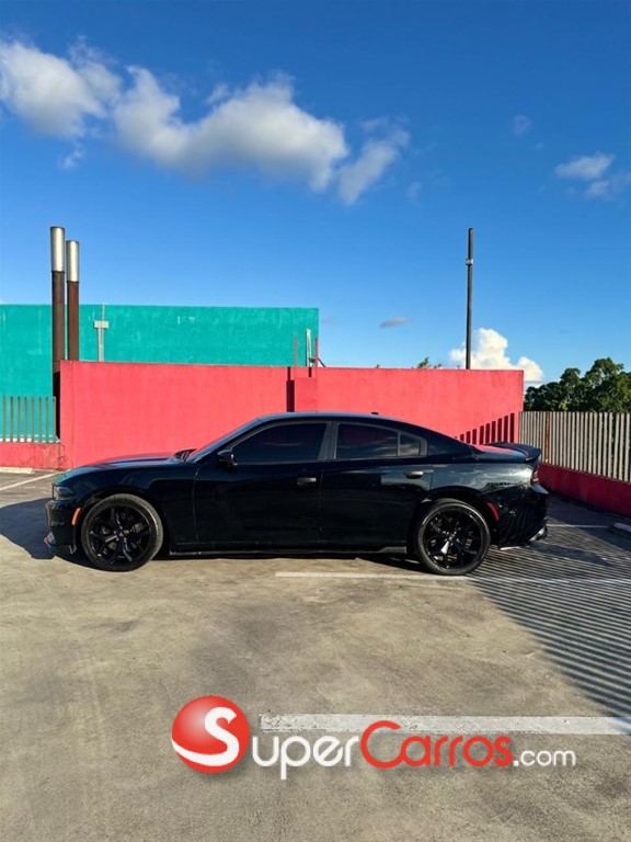 2018 Dodge Challenger SXT — foto 1 / 12