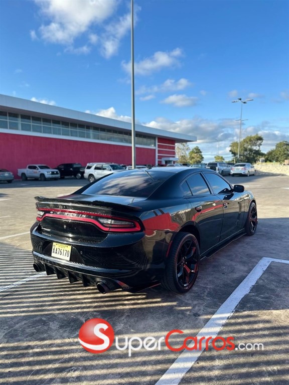 2018 Dodge Challenger SXT — foto 8 / 12