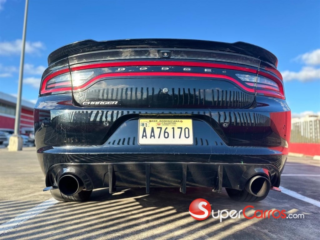 2018 Dodge Challenger SXT — foto 9 / 12