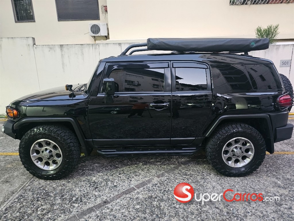 2013 Toyota FJ Cruiser — foto 3 / 11