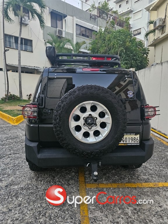 2013 Toyota FJ Cruiser — foto 5 / 11