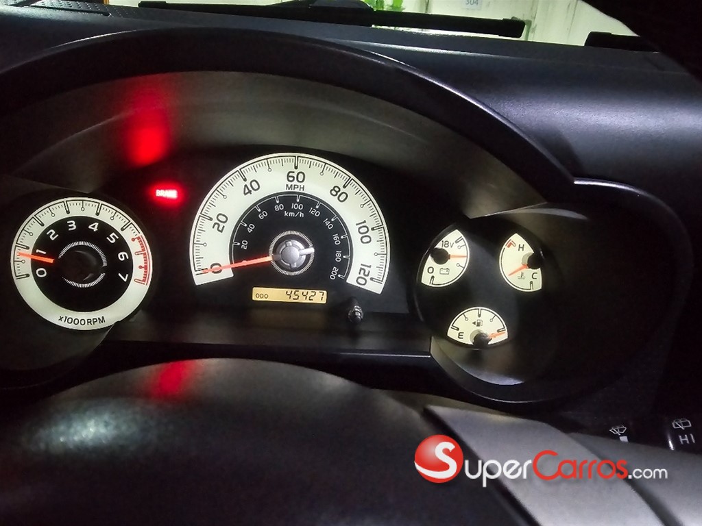 2013 Toyota FJ Cruiser — foto 6 / 11