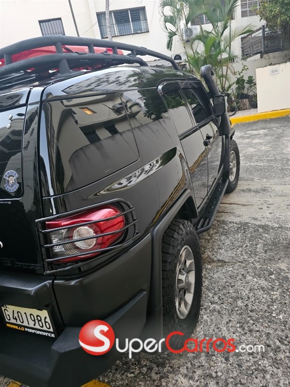 2013 Toyota FJ Cruiser — foto 11 / 11