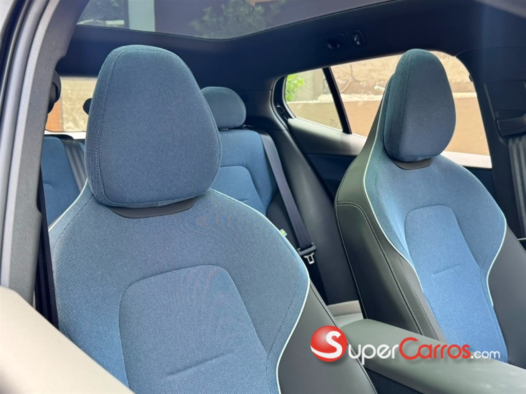 2025 Volvo EX30 ULTRA — foto 5 / 12