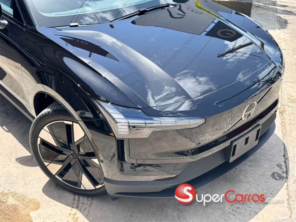 2025 Volvo EX30 ULTRA — foto 11 / 12