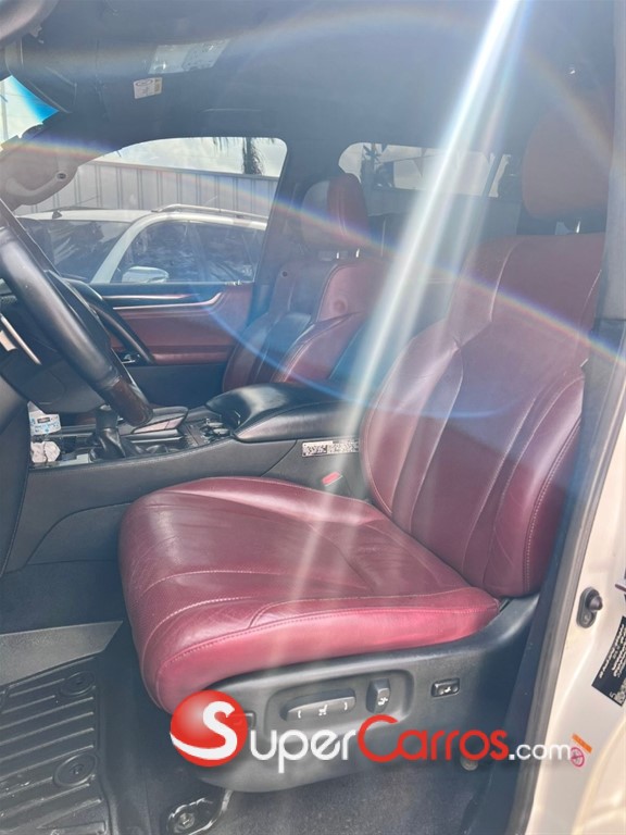 2017 Lexus LX 570 — foto 5 / 10