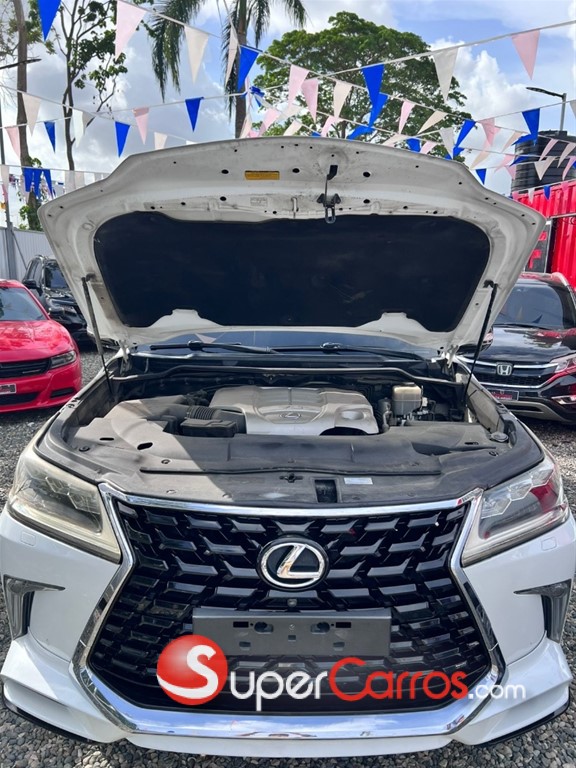 2017 Lexus LX 570 — foto 7 / 10
