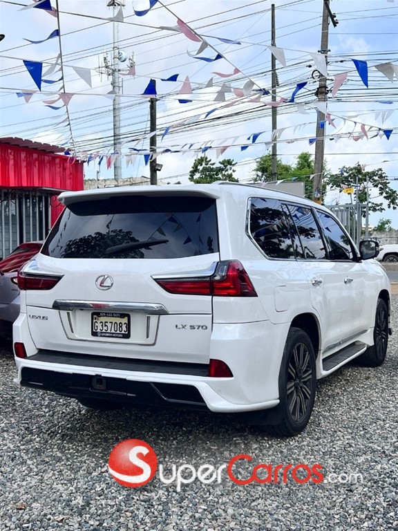 2017 Lexus LX 570 — foto 9 / 10