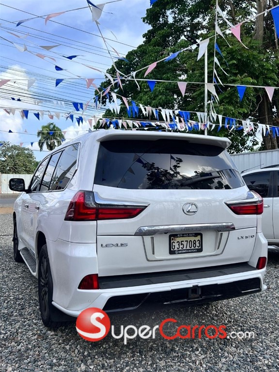 2017 Lexus LX 570 — foto 10 / 10