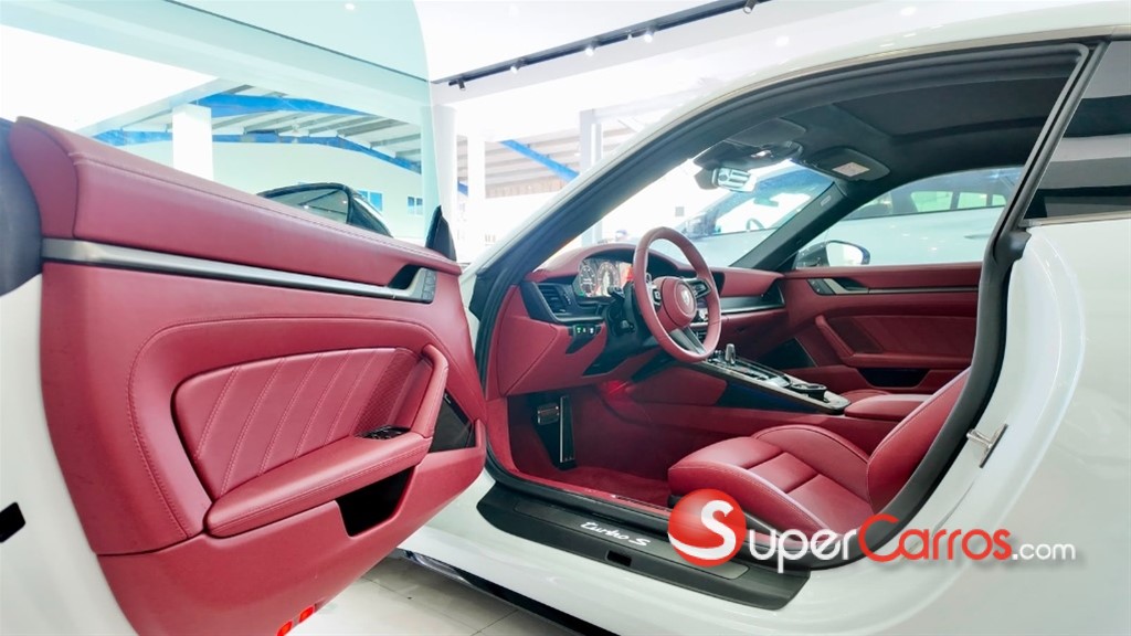 2025 Porsche 911 Turbo S — foto 8 / 11