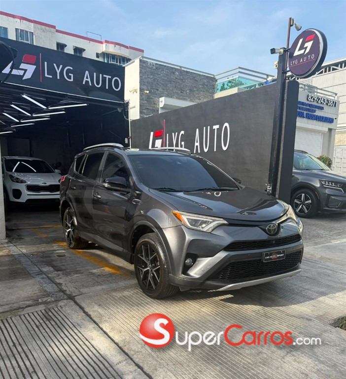 2016 Toyota RAV4 SE — foto 1 / 9