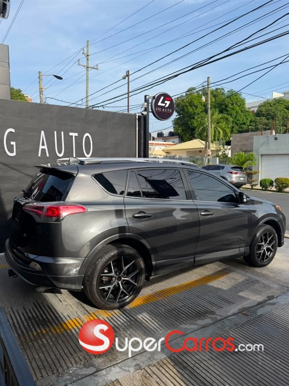 2016 Toyota RAV4 SE — foto 2 / 9