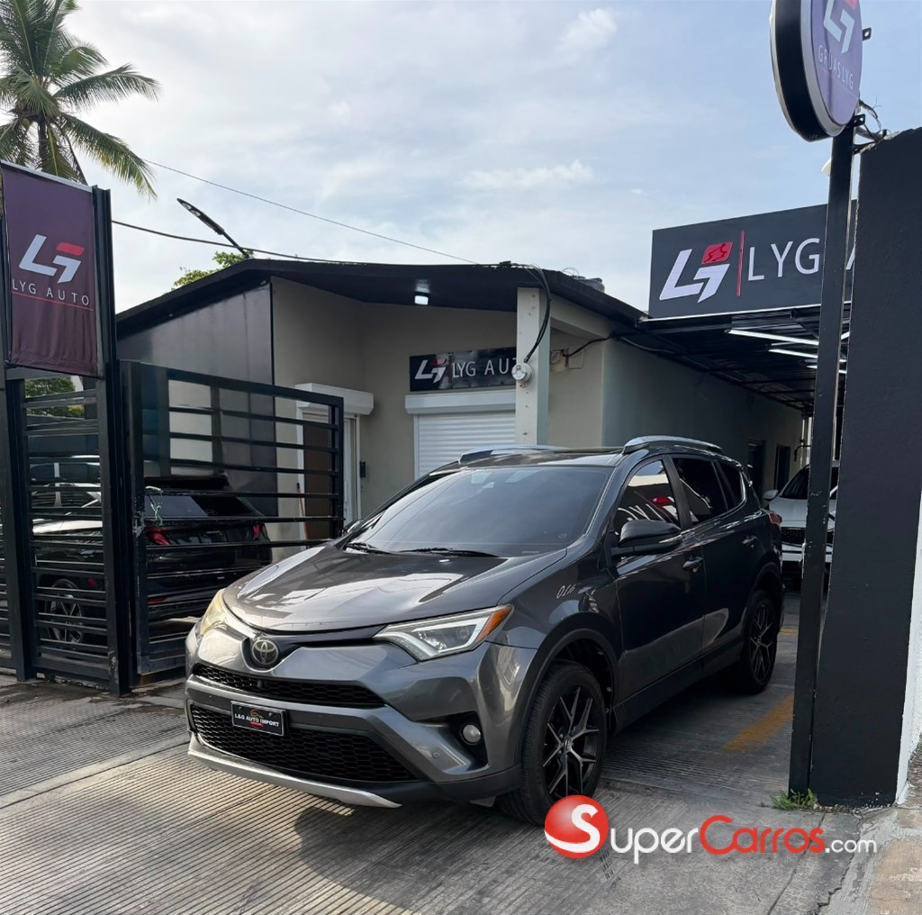 2016 Toyota RAV4 SE — foto 5 / 9