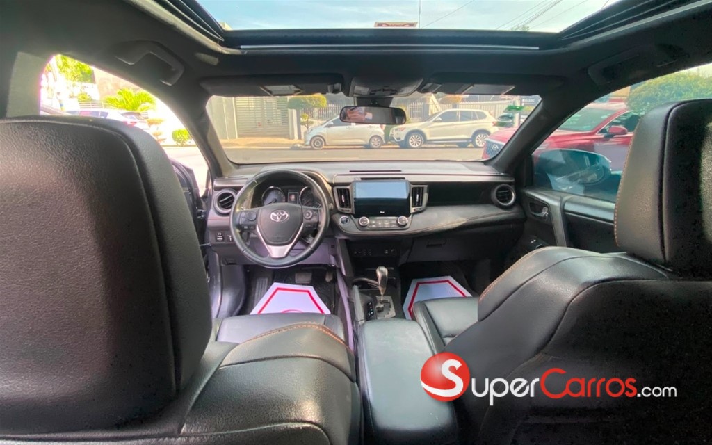 2016 Toyota RAV4 SE — foto 9 / 9