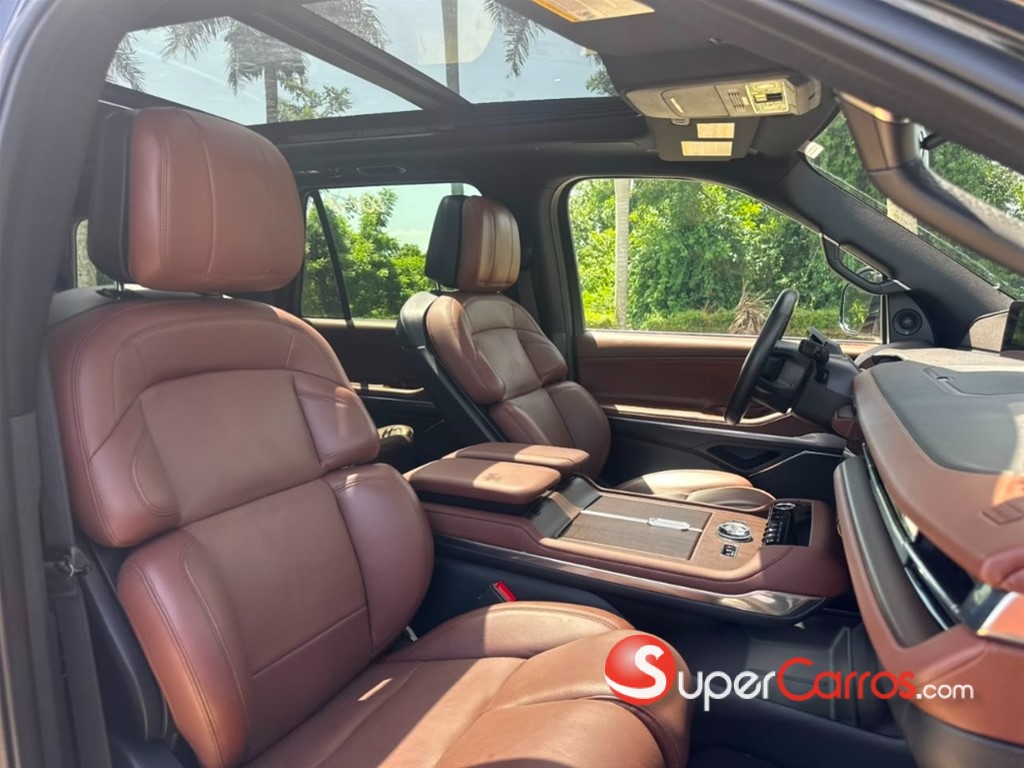 2025 Lincoln Navigator Reserve II — foto 5 / 12