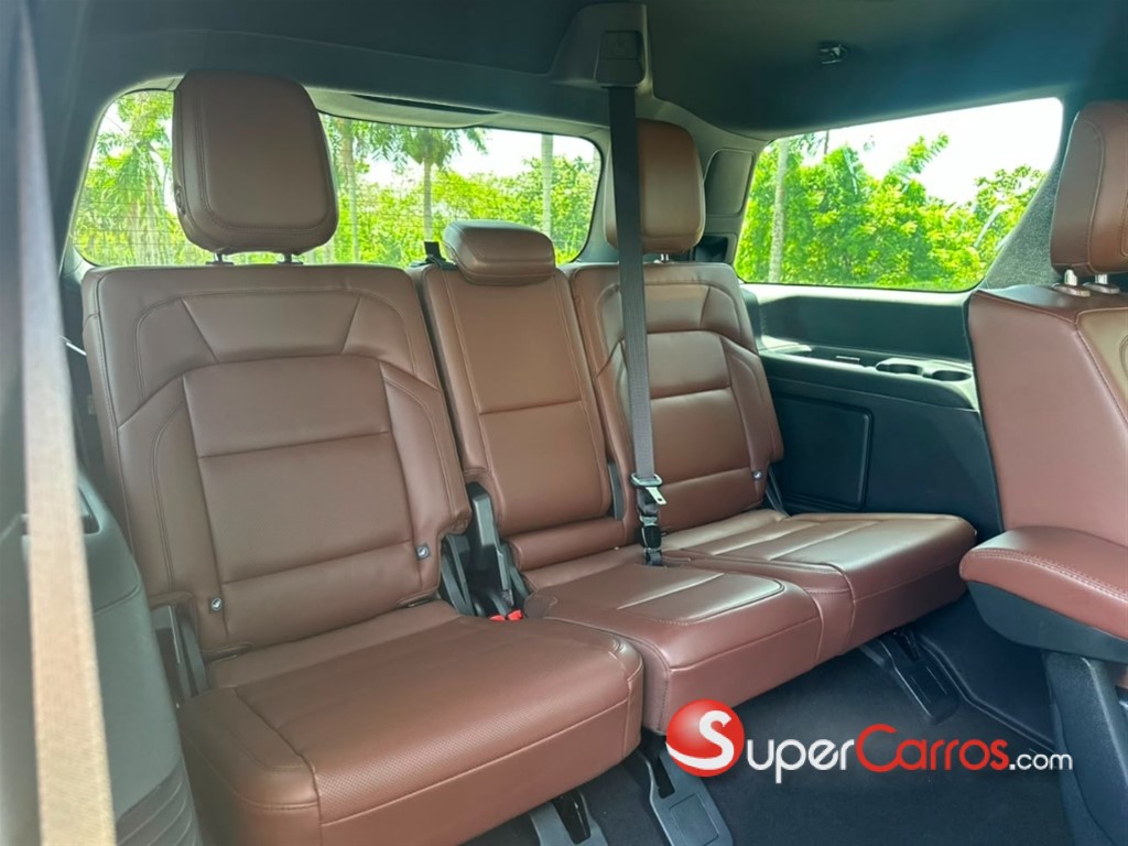 2025 Lincoln Navigator Reserve II — foto 10 / 12