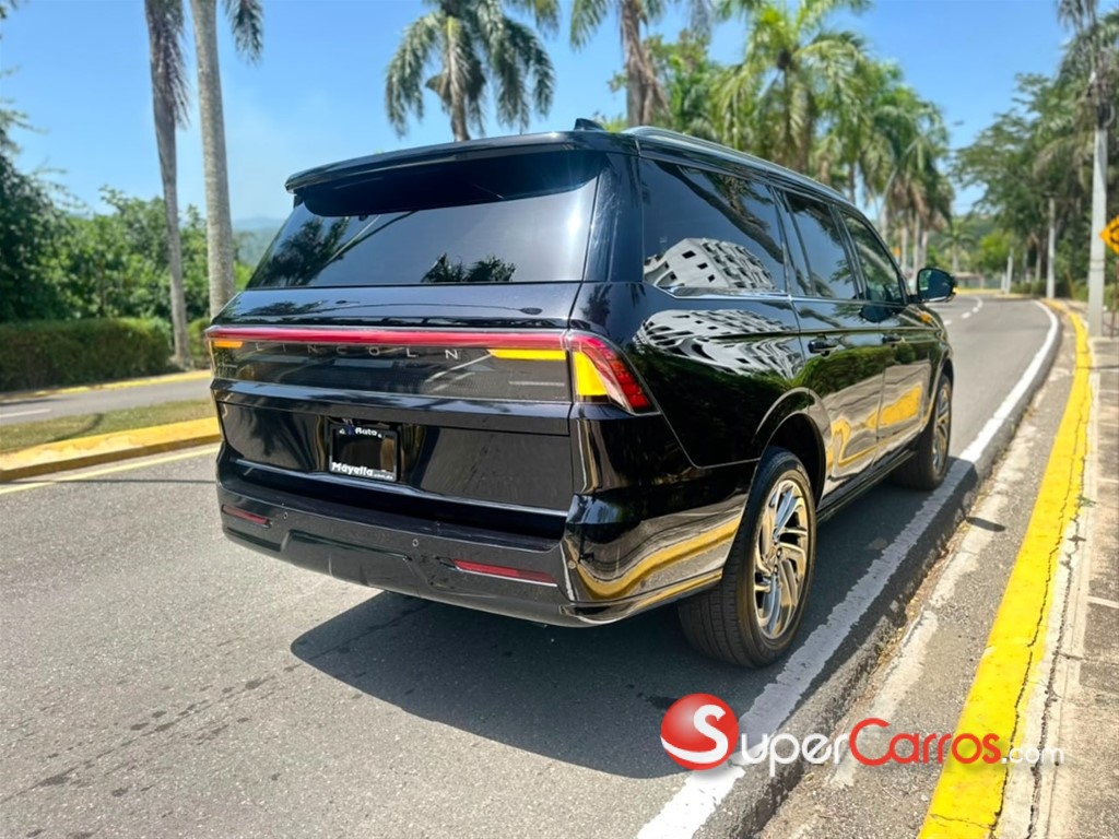 2025 Lincoln Navigator Reserve II — foto 12 / 12