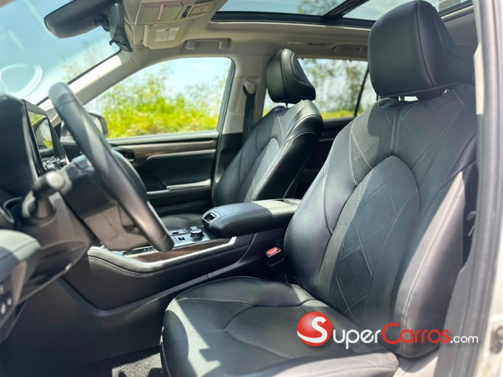 2022 Toyota Highlander Hybrid Platinum — foto 4 / 12