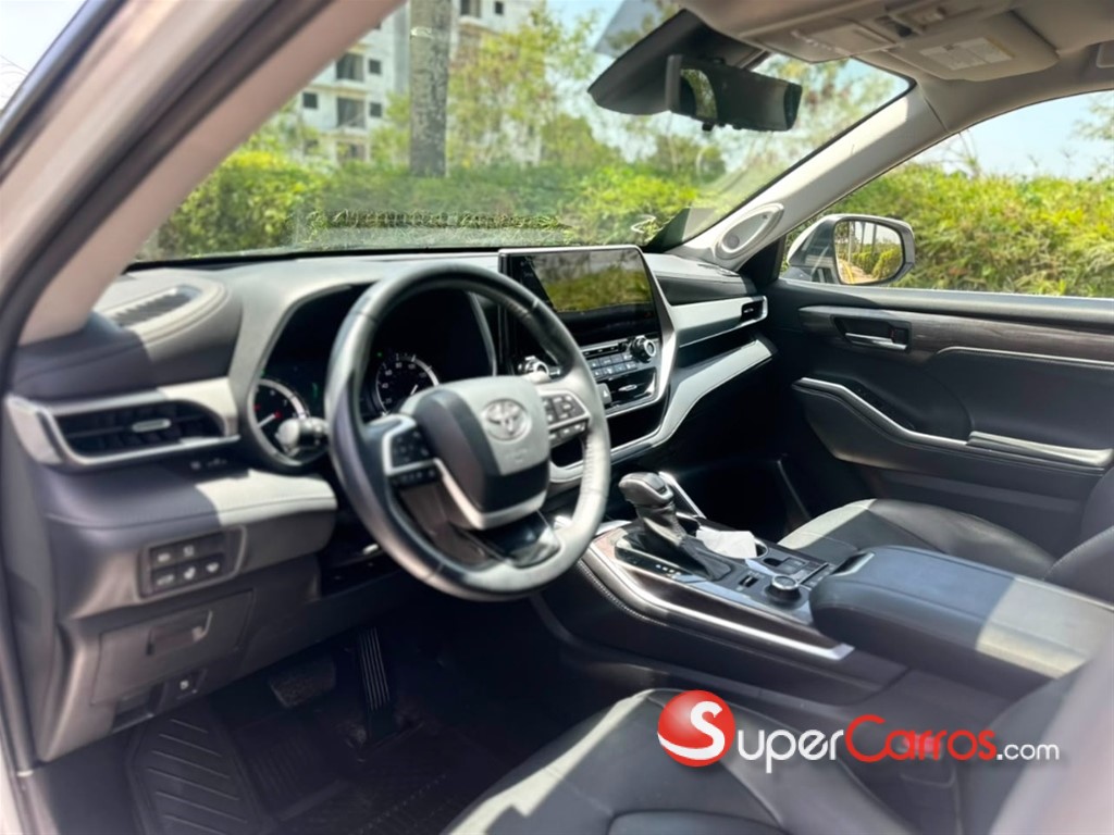 2022 Toyota Highlander Hybrid Platinum — foto 7 / 12