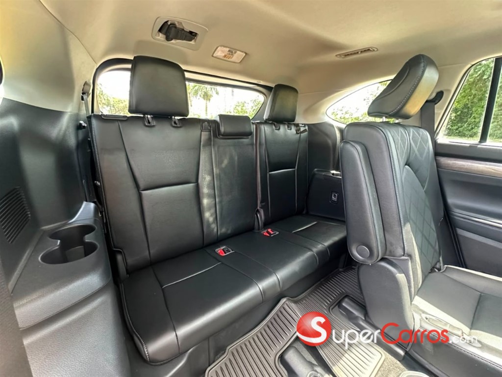 2022 Toyota Highlander Hybrid Platinum — foto 8 / 12