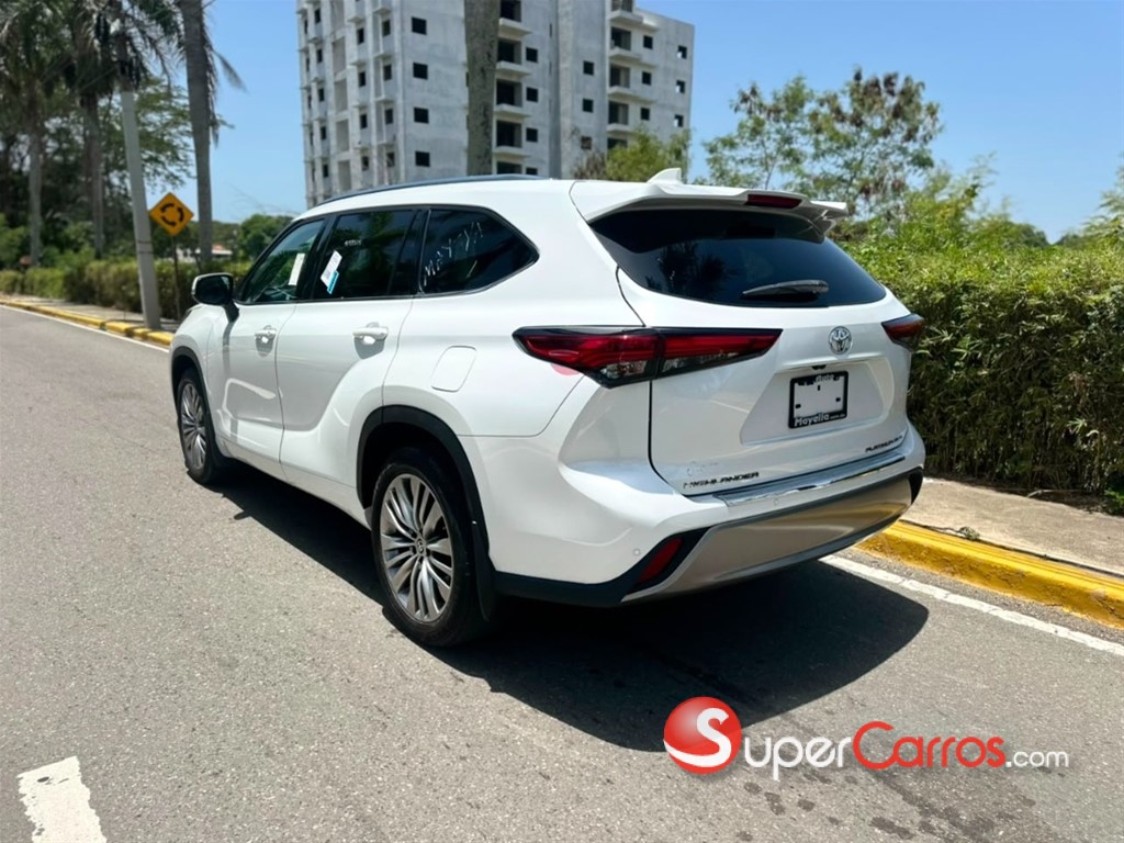 2022 Toyota Highlander Hybrid Platinum — foto 9 / 12