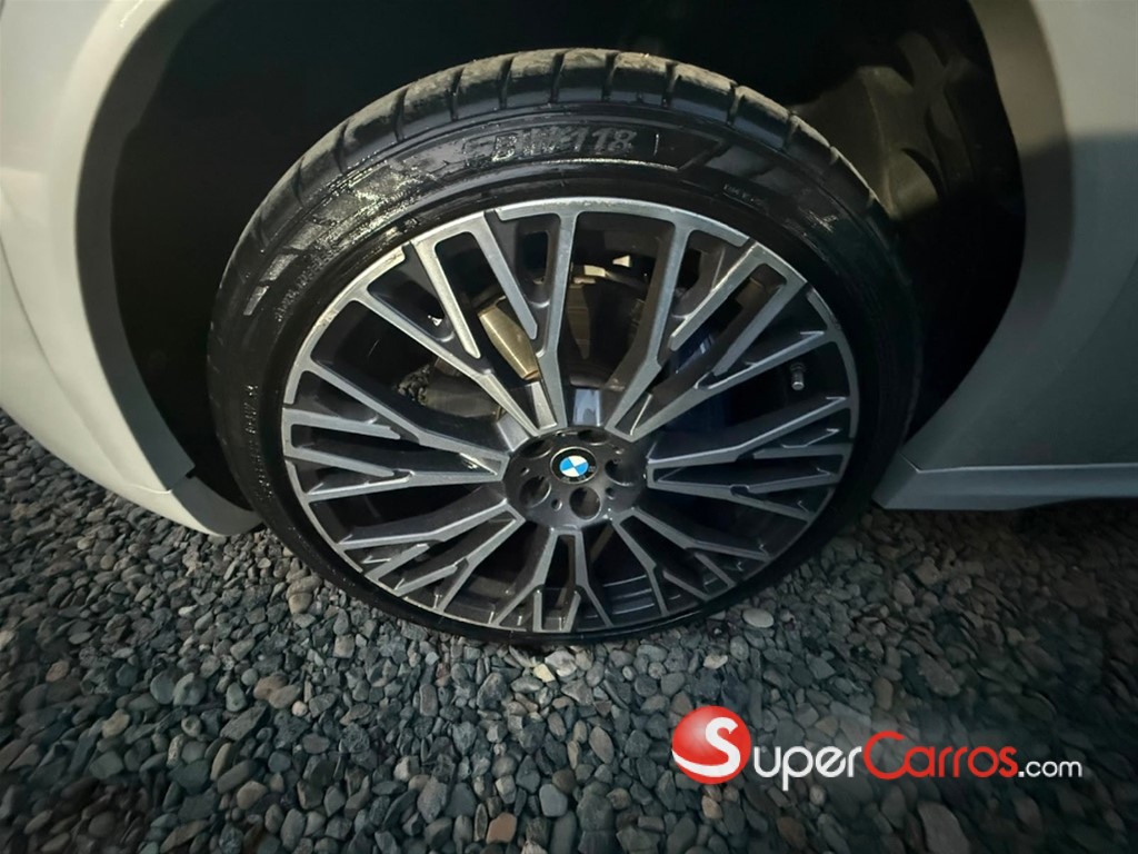 2024 BMW X 6 xDrive40i — foto 3 / 12