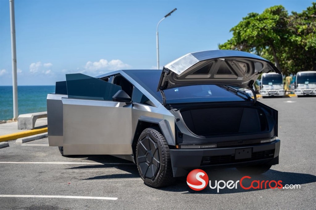 2024 Tesla CyberTruck — foto 2 / 12