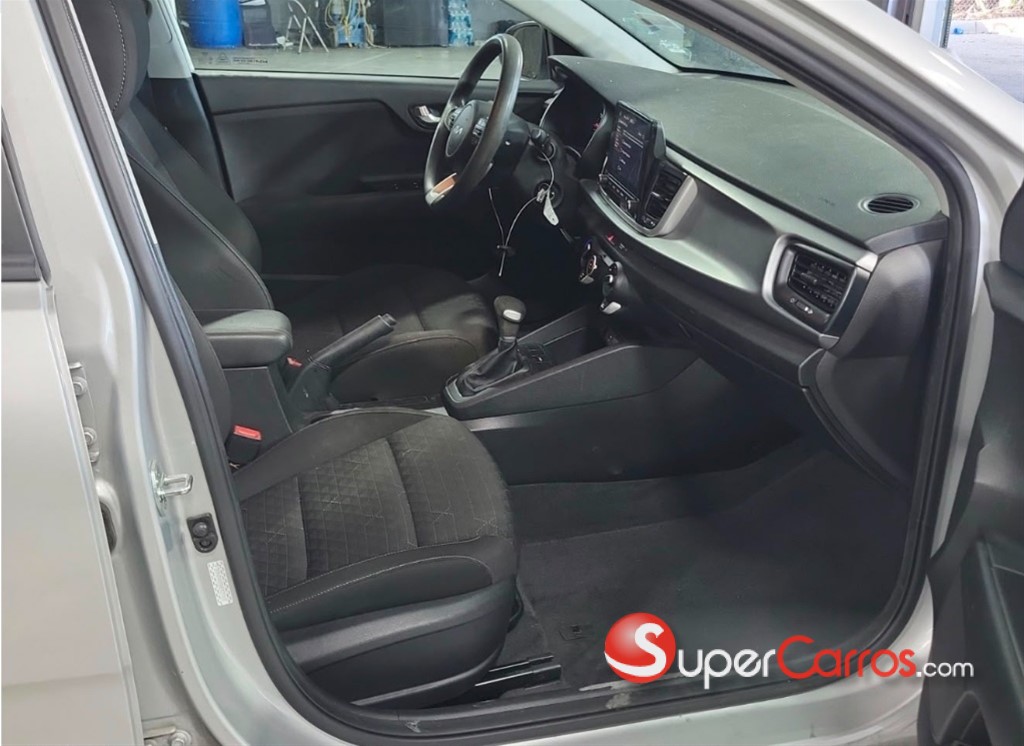 2022 Kia Rio S — foto 5 / 10