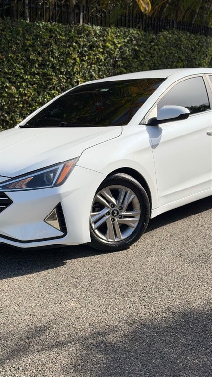 2019 Hyundai Elantra SEL — foto 2 / 8